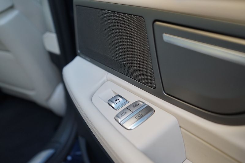 BMW Řada 7 745e H&K Panorama ZÁRUKA - fotka 40 z 42