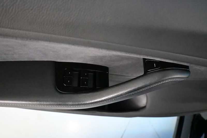Tesla Model 3 (2019) AWD DUALMOTOR 350 KW LED Kamer - fotka 15 z 36