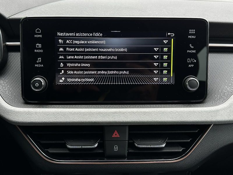 Škoda Scala 1.0TSi DSG 116PS LED V.Cockpit - fotka 32 z 46