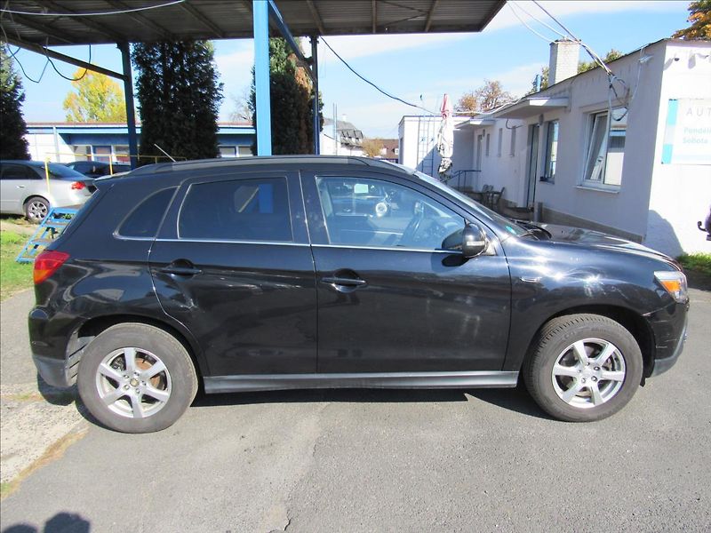 Mitsubishi ASX 1,8 DI-D 110kW 4x4 - fotka 8 z 30