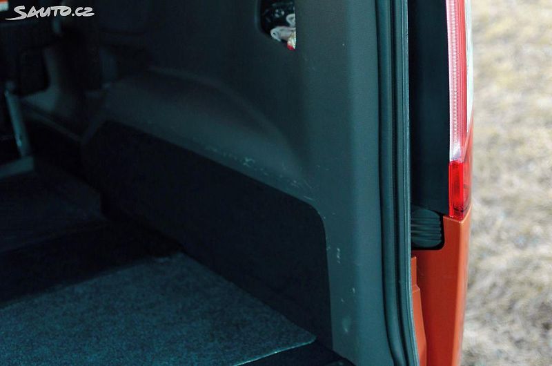 Ford Tourneo Custom (2022) - fotka 12 z 13