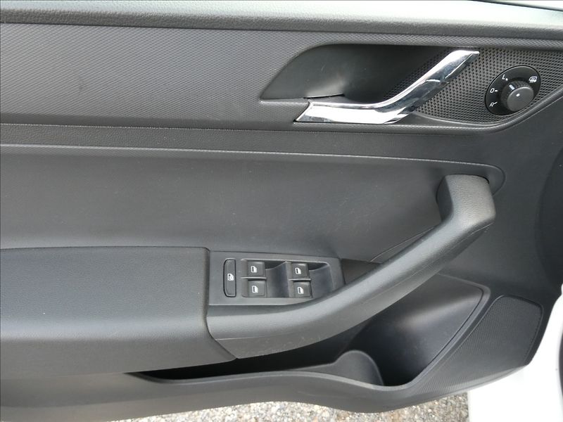 Škoda Rapid 1,2 TSI 77kW Style Spaceback - fotka 33 z 36