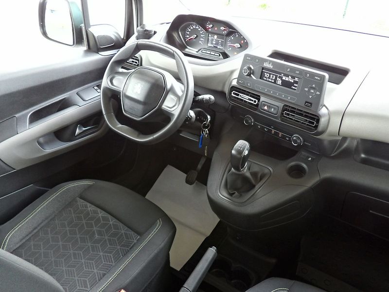 Peugeot Rifter 1.5 BlueHDI Active ČR 5míst - fotka 19 z 29