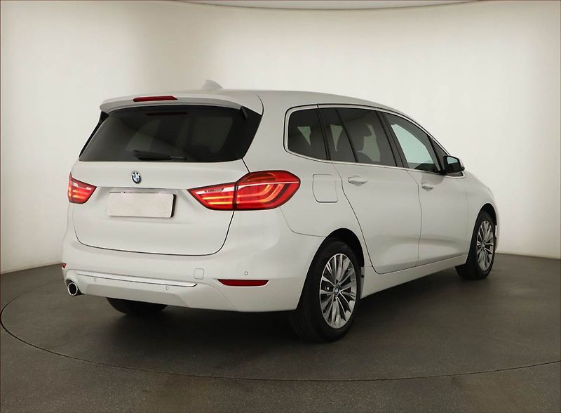 BMW Řada 2 (2023) 216d Gran Tourer - fotka 5 z 19