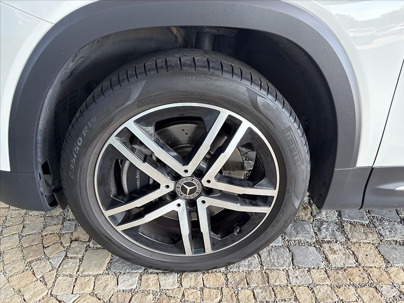 Mercedes-Benz GLB 250 - fotka 28 z 30