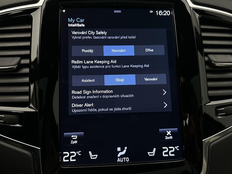 Volvo XC90 B5 AWD R-DESIGN 7 MÍST AUT - fotka 37 z 48