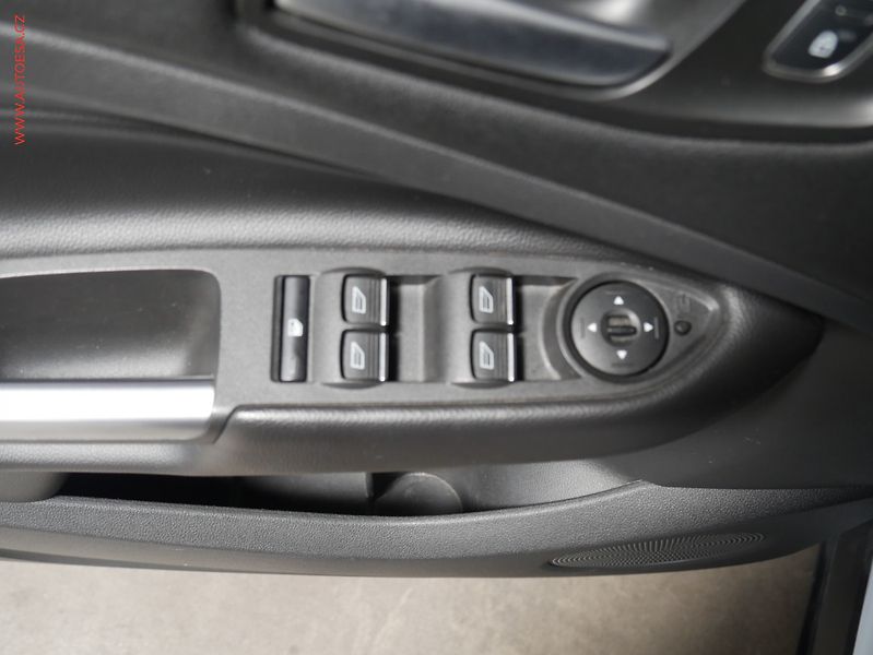 Ford Kuga (2018) 1.5EB, Navi, TZ - fotka 20 z 20