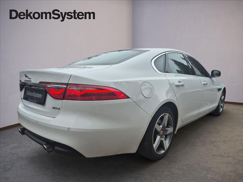 Jaguar XF 3,0 30d R-SPORT - fotka 3 z 20