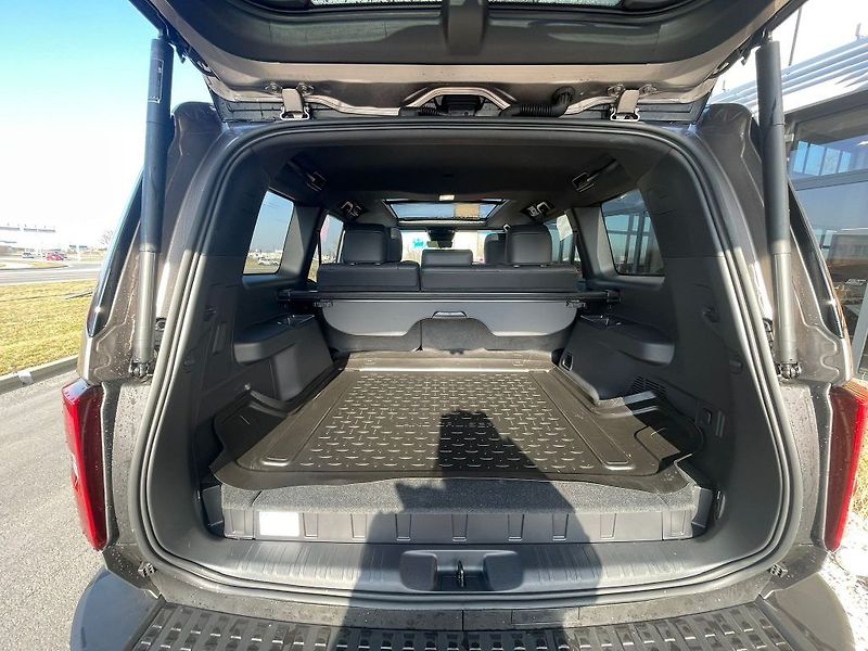 Toyota Land Cruiser 2.8D 8AT 4x4 Executive Skyview - fotka 10 z 34