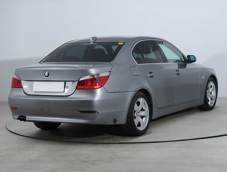 BMW Řada 5 (2004) 520i, LPG, po STK, CZ doklady - fotka 5 z 19