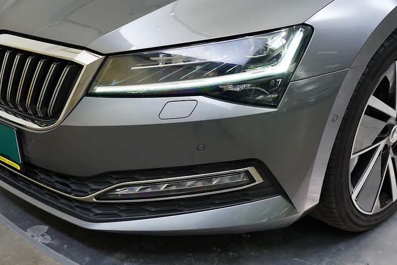 Škoda Superb - fotka 9 z 30