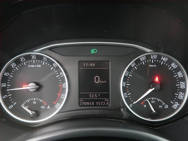 Škoda Octavia (2012) 1.6 TDI, nová STK, v provozu - fotka 11 z 17