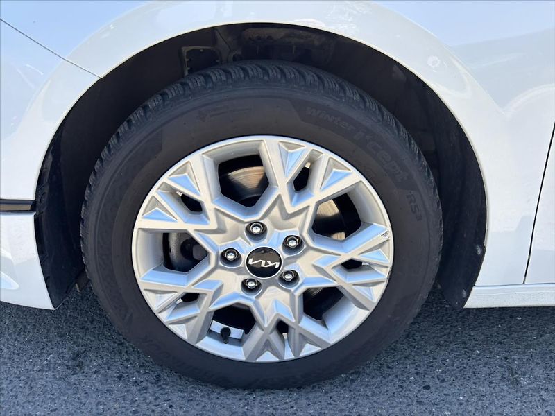 Kia Ceed 1,5 TGDi 118kW AT TOP NAVI - fotka 38 z 44