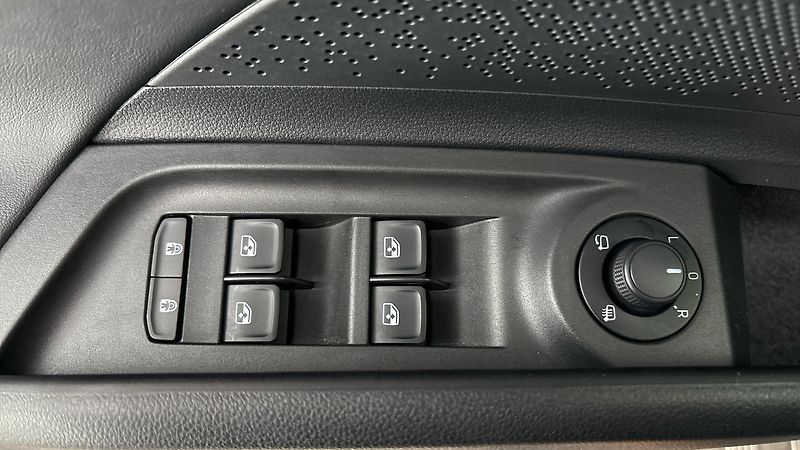 Škoda Enyaq 62 kWh AUT 60 Sportline - fotka 23 z 33