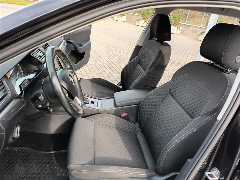 Škoda Superb 2,0 TDI,110KW,NAVI,VÝHŘEV, - fotka 14 z 41