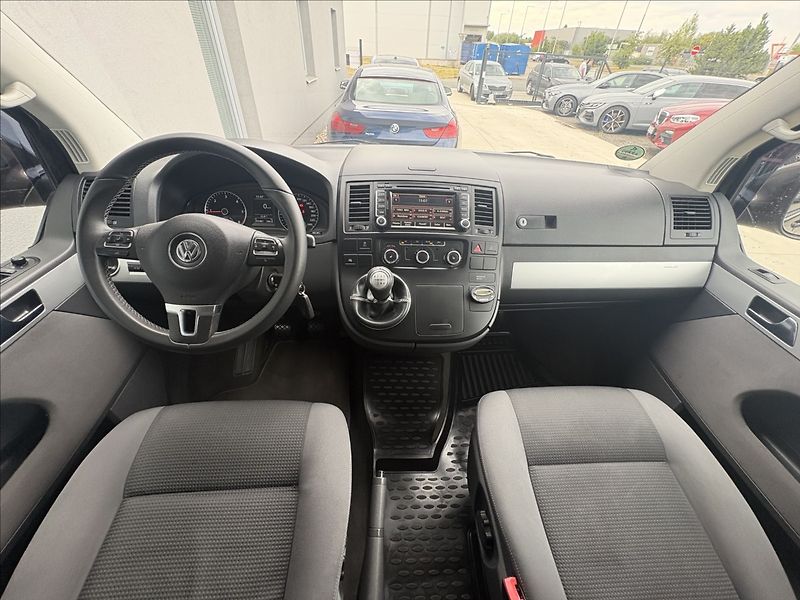 Volkswagen Multivan 2,0 103 kw servis TOP stav - fotka 11 z 28