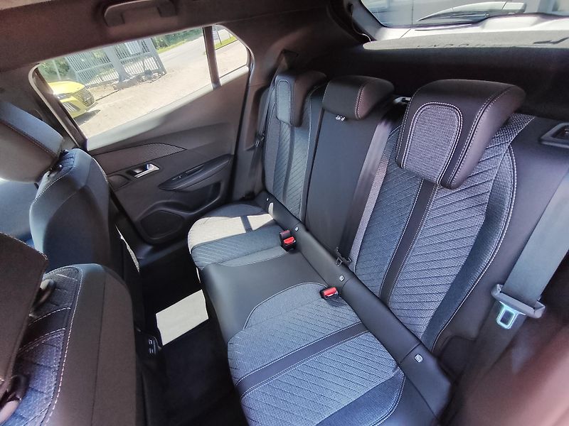 Peugeot 2008 (2026) ALLURE Hybrid 145 e-DCS6 - fotka 21 z 23