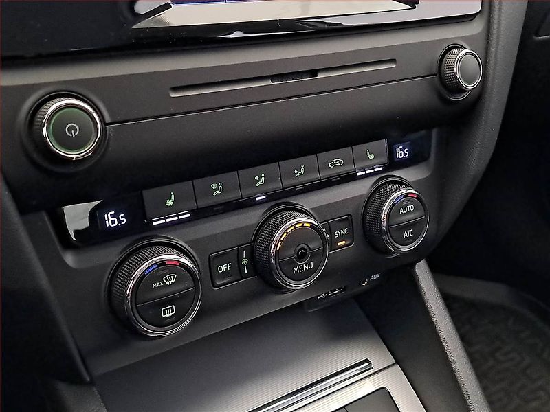 Škoda Octavia (2015) 1.6 TDI, Serv.kniha, Tempomat - fotka 13 z 18