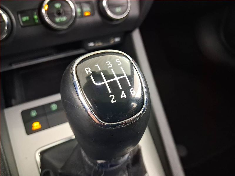 Škoda Octavia (2014) Style 2.0 TDI, Tempomat - fotka 13 z 16
