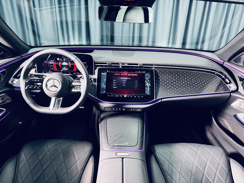 Mercedes-Benz Třídy E (2024) AMG*4M*AIR*ZÁR*NEZ.TOP*NAT.NAP - fotka 37 z 43