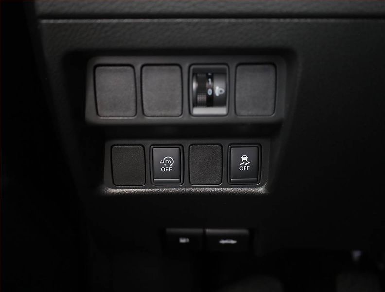 Nissan Qashqai (2016) 1.2 DIG-T, ČR,1.maj - fotka 16 z 18