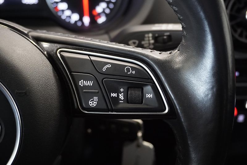 Audi A3 2.0 TFSi 140 kW SPORTBACK  DSG - fotka 19 z 29