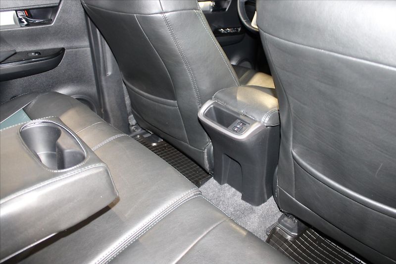 Toyota Hilux 2.8 D4-D DC Expedice/Lov ARB/O - fotka 19 z 36