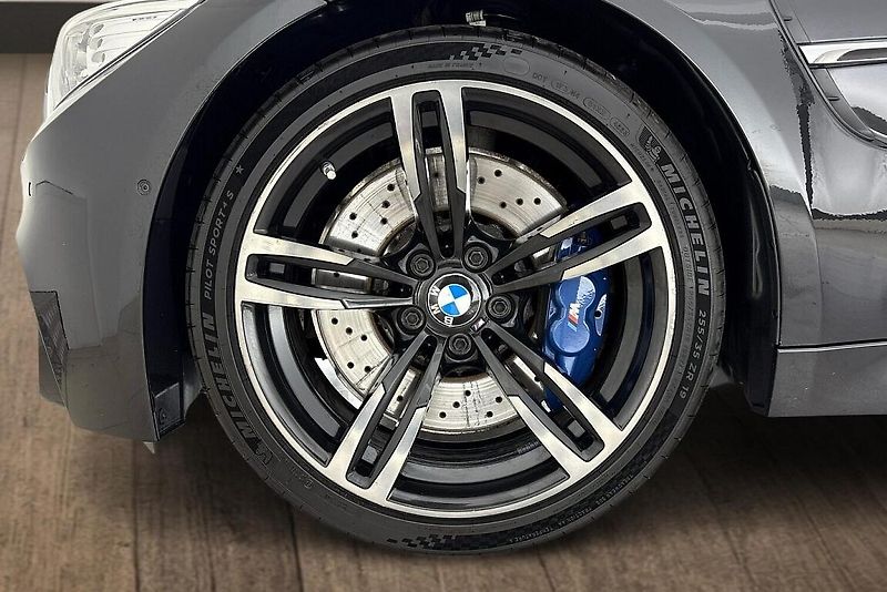 BMW M3 - fotka 27 z 27