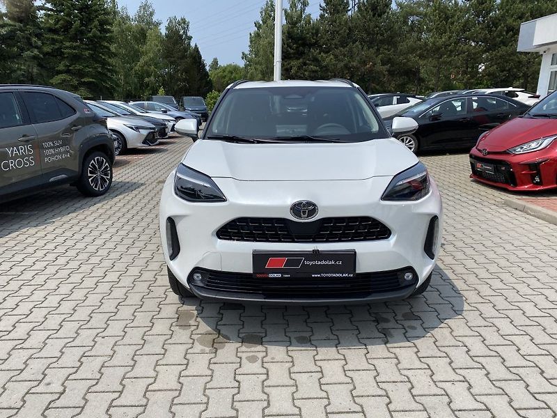 Toyota Yaris Cross 1.5 Hybrid 130 k 2x4 Executive - fotka 2 z 26