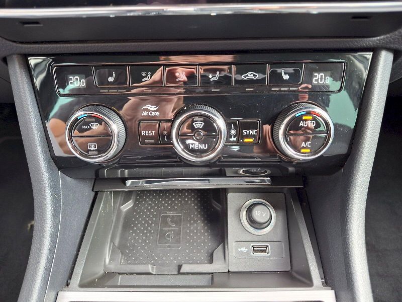 Škoda Superb (2019) Style Extra DSG 2,0TDi 140kW - fotka 28 z 35