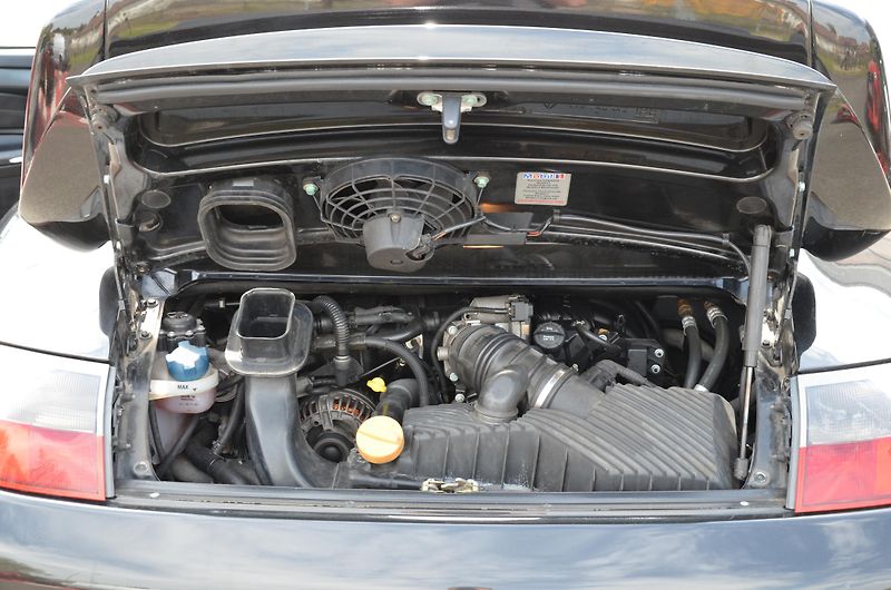 Porsche 911 (2000) Carrera 4  motor po GO - fotka 18 z 20
