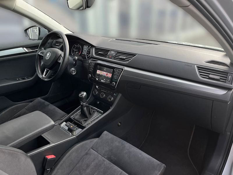 Škoda Superb 2.0 TDI Style - fotka 15 z 18
