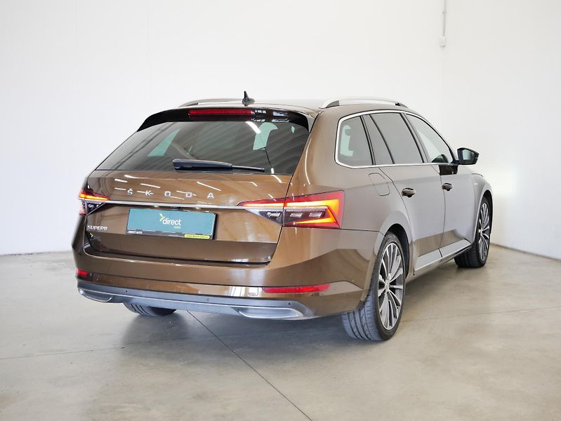 Škoda Superb - fotka 2 z 30
