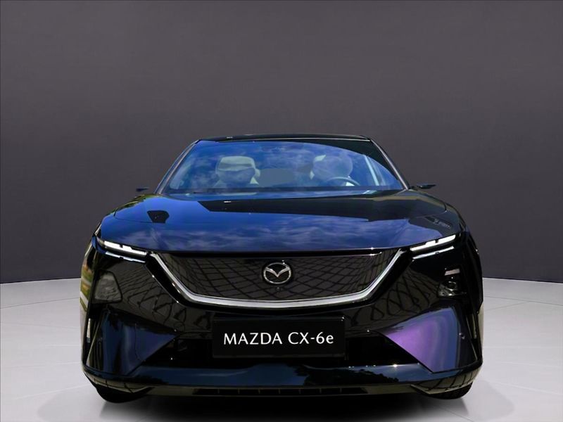 Mazda CX-6e (2026) Takumi PLUS - fotka 8 z 16
