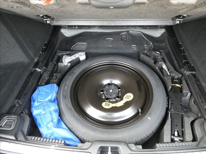 Volvo V60 2,0 D3 AWD Inscription,DPH,ČR - fotka 18 z 41