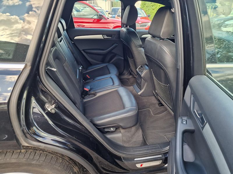 Audi Q5 2,0TDI QUATTRO S-LINE 125KW - fotka 10 z 23