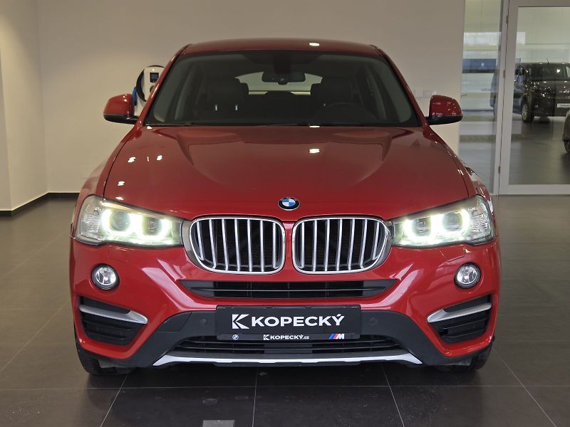 BMW X4 (2016) xDrive 30d xLine - fotka 2 z 16