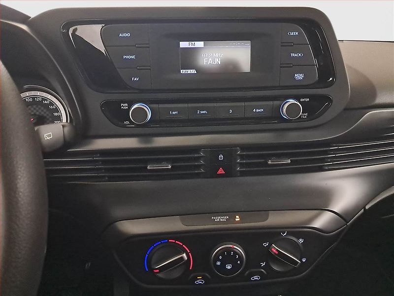 Hyundai i20 (2022) 1.2 MPI - fotka 12 z 16
