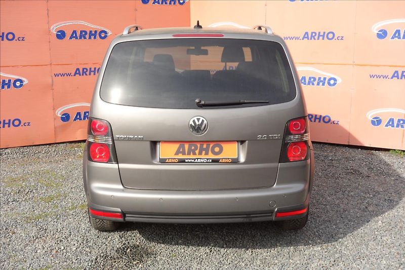Volkswagen Touran 2,0 TDi,SERV.KN.,CROSS,7 MÍST. - fotka 6 z 32