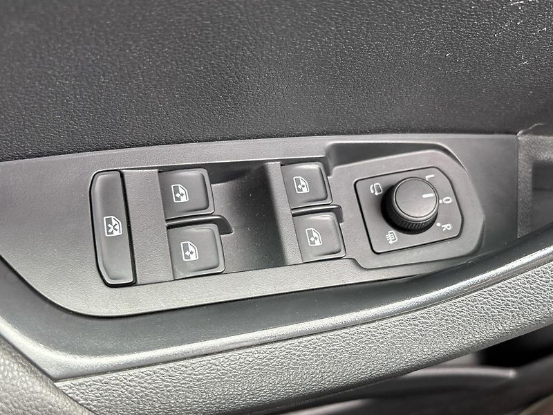 Škoda Karoq Sportline DSG - fotka 21 z 27