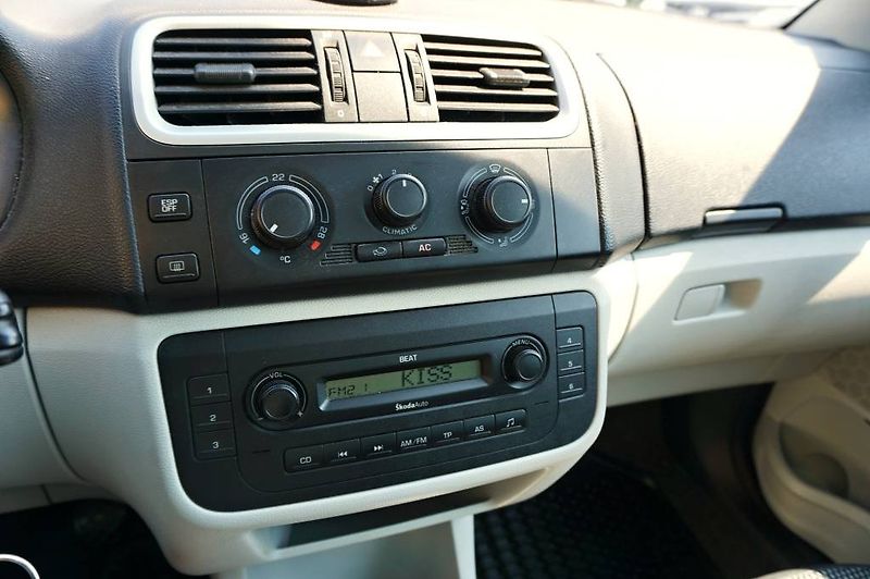 Škoda Roomster (2007) SCOUT 1,6 16V 77 kW - fotka 28 z 36