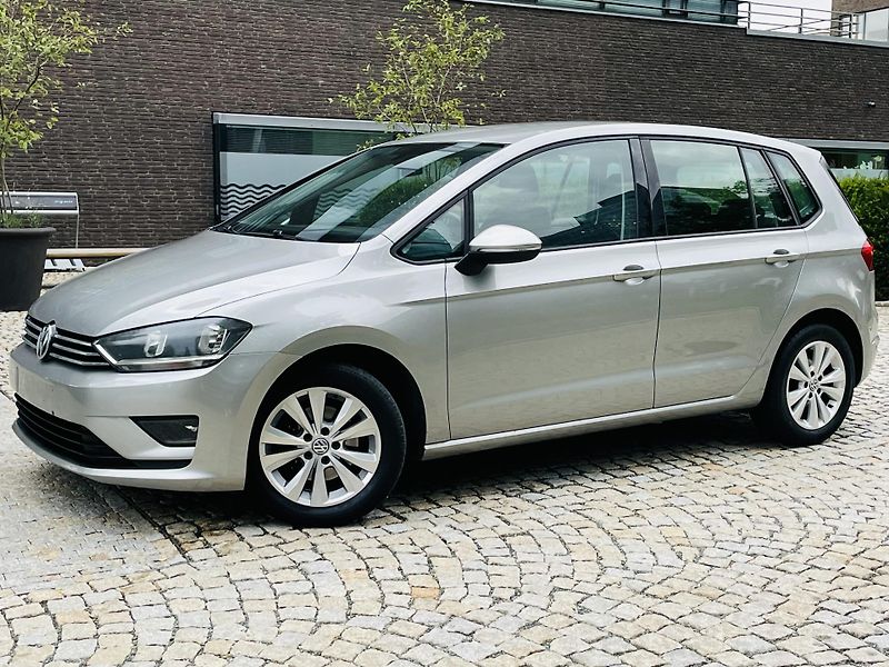 Volkswagen Golf Sportsvan 1.6TDI MANUÁL SENZORY TEMPOMAT - fotka 3 z 40