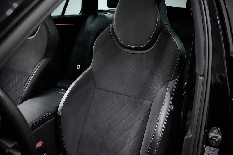 Škoda Superb 2.0 TSI 162 kW DSG Sportline - fotka 14 z 50