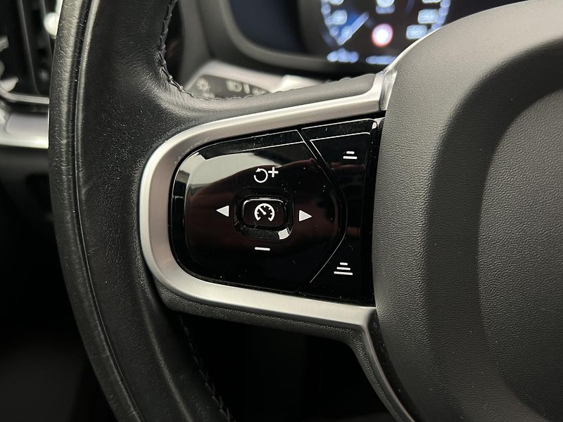Volvo V60 D3 MOMENTUM PRO AUT - fotka 24 z 41