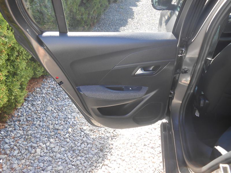 Peugeot 208 FULL LED, AUTOMAT,8 rychlostí - fotka 22 z 35