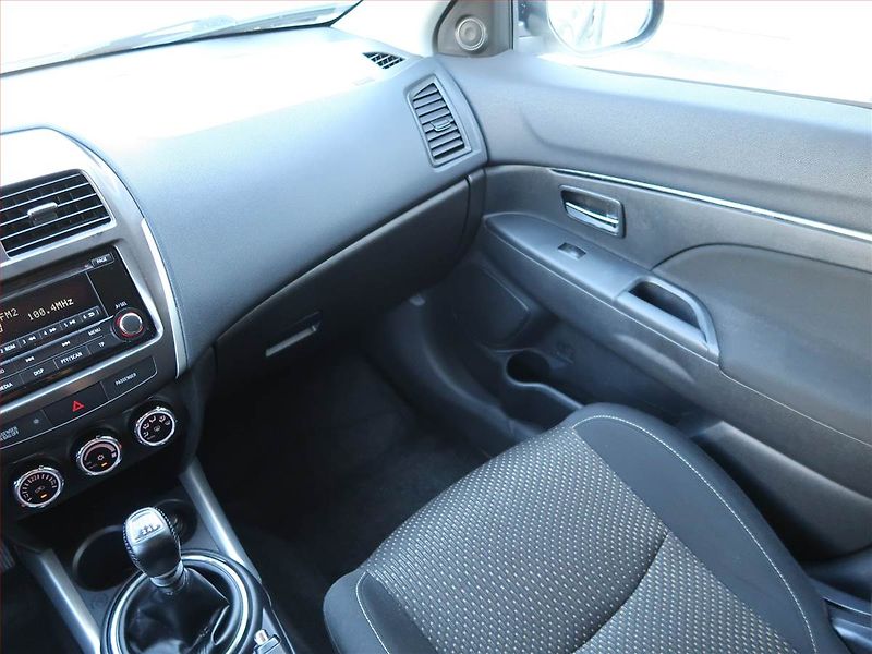 Mitsubishi ASX (2013) 1.8 DI-D MIVEC, 4X4 - fotka 8 z 17