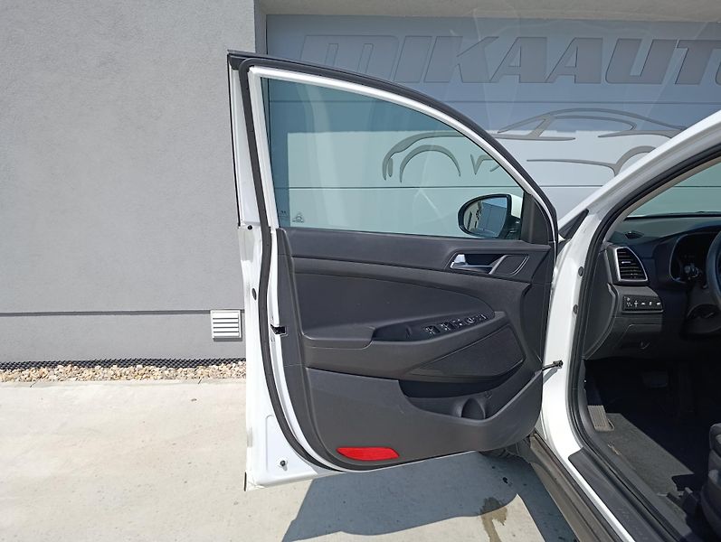 Hyundai Tucson 1.6T-GDI ADVENTURE DCT ČR  - fotka 30 z 40