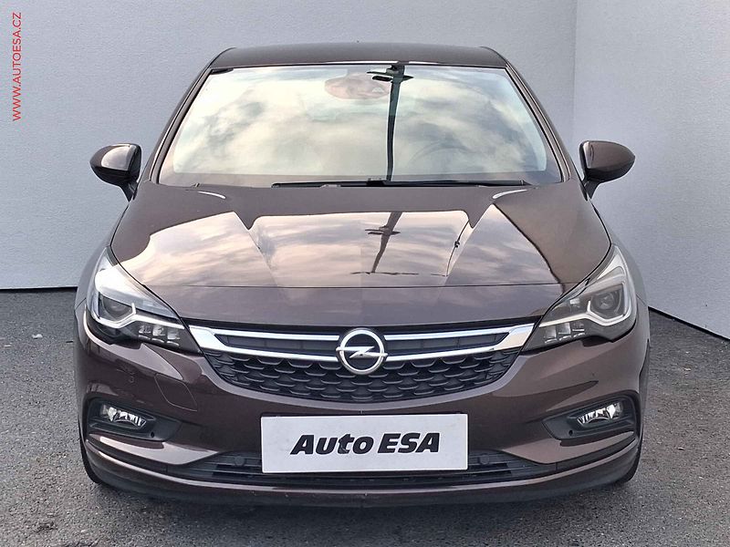 Opel Astra (2015) 1.4T, Innovation, LED, navi - fotka 2 z 19