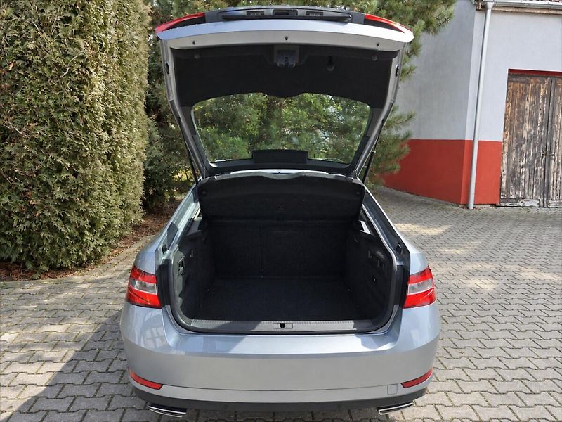 Škoda Superb 2,0 TSi 4x4 DSG STYLE nové ČR - fotka 9 z 9