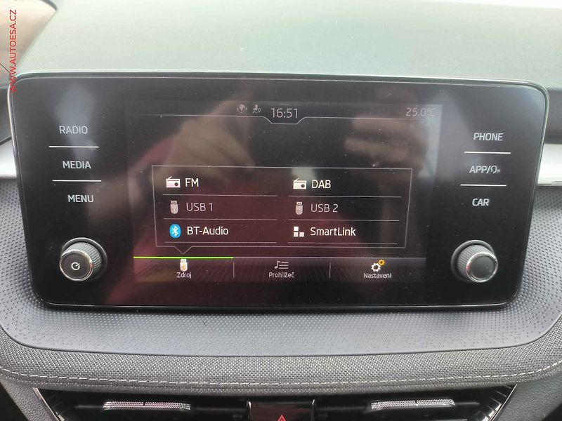 Škoda Fabia (2022) 1.0 TSi, ČR, Style, LED - fotka 12 z 24